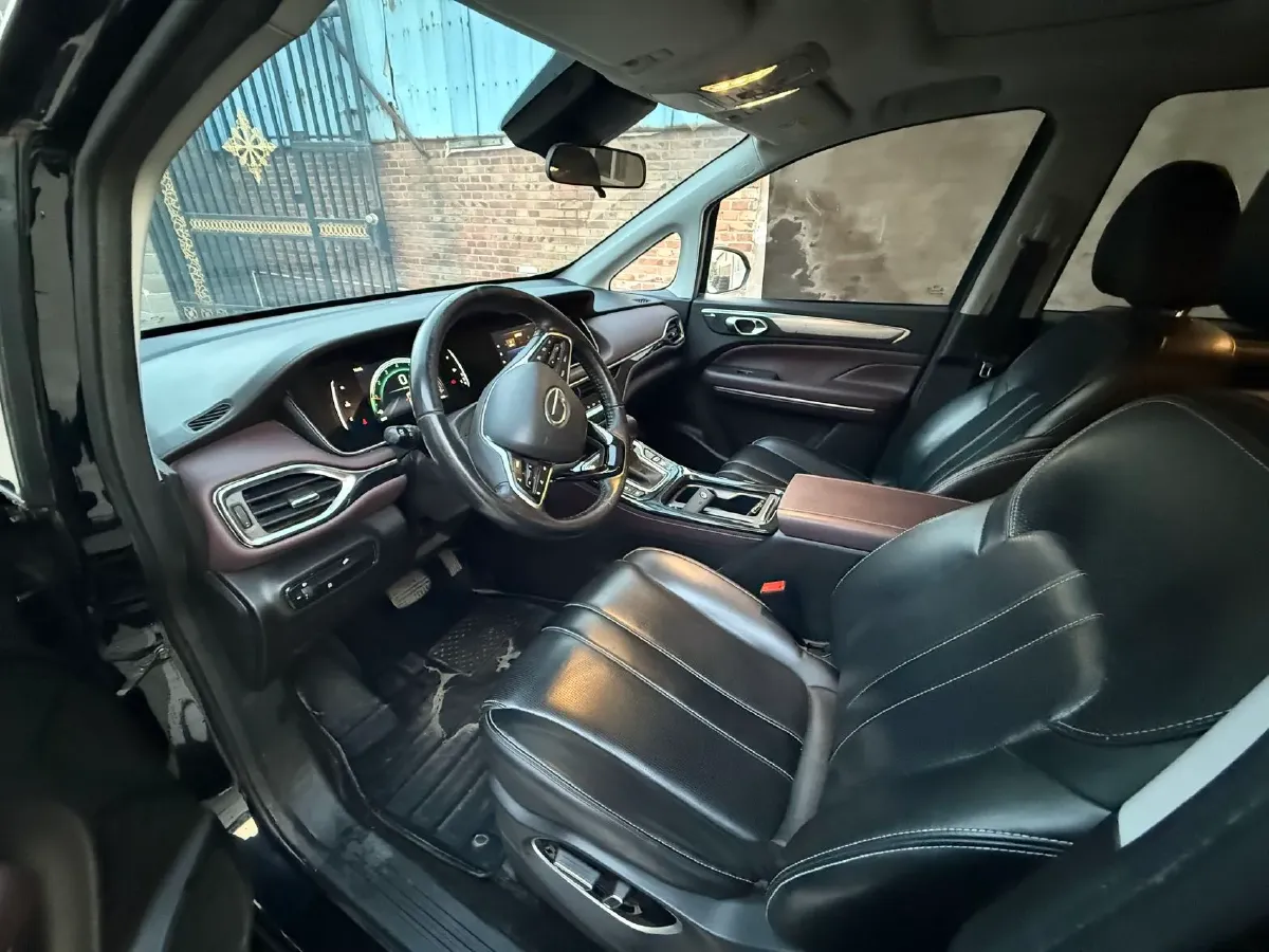 2023 GAC Trumpchi M6 1.5T 177HP L4 7DCT,autocango,china used car exporter,china ev exporter,chinese used car exporter,chinese used ev exporter