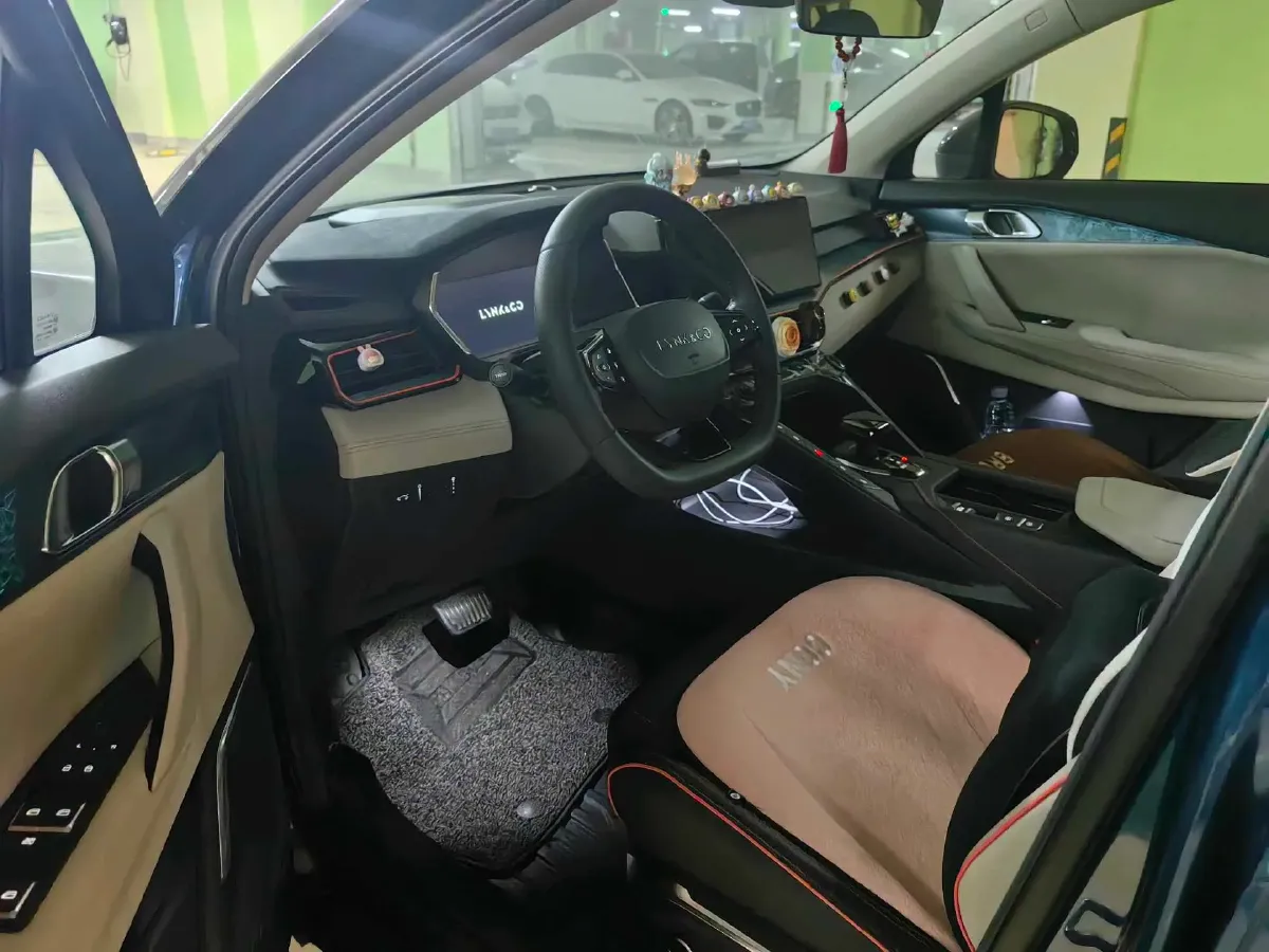 2023 LYNK&CO 06 1.5T 181HP L4 7DCT,autocango,china used car exporter,china ev exporter,chinese used car exporter,chinese used ev exporter