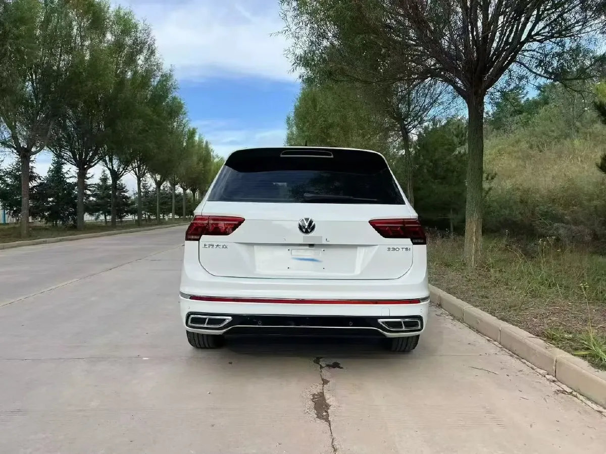 2024 Volkswagen Tiguan L 2.0T 186HP L4 7DCT,autocango,china used car exporter,china ev exporter,chinese used car exporter,chinese used ev exporter