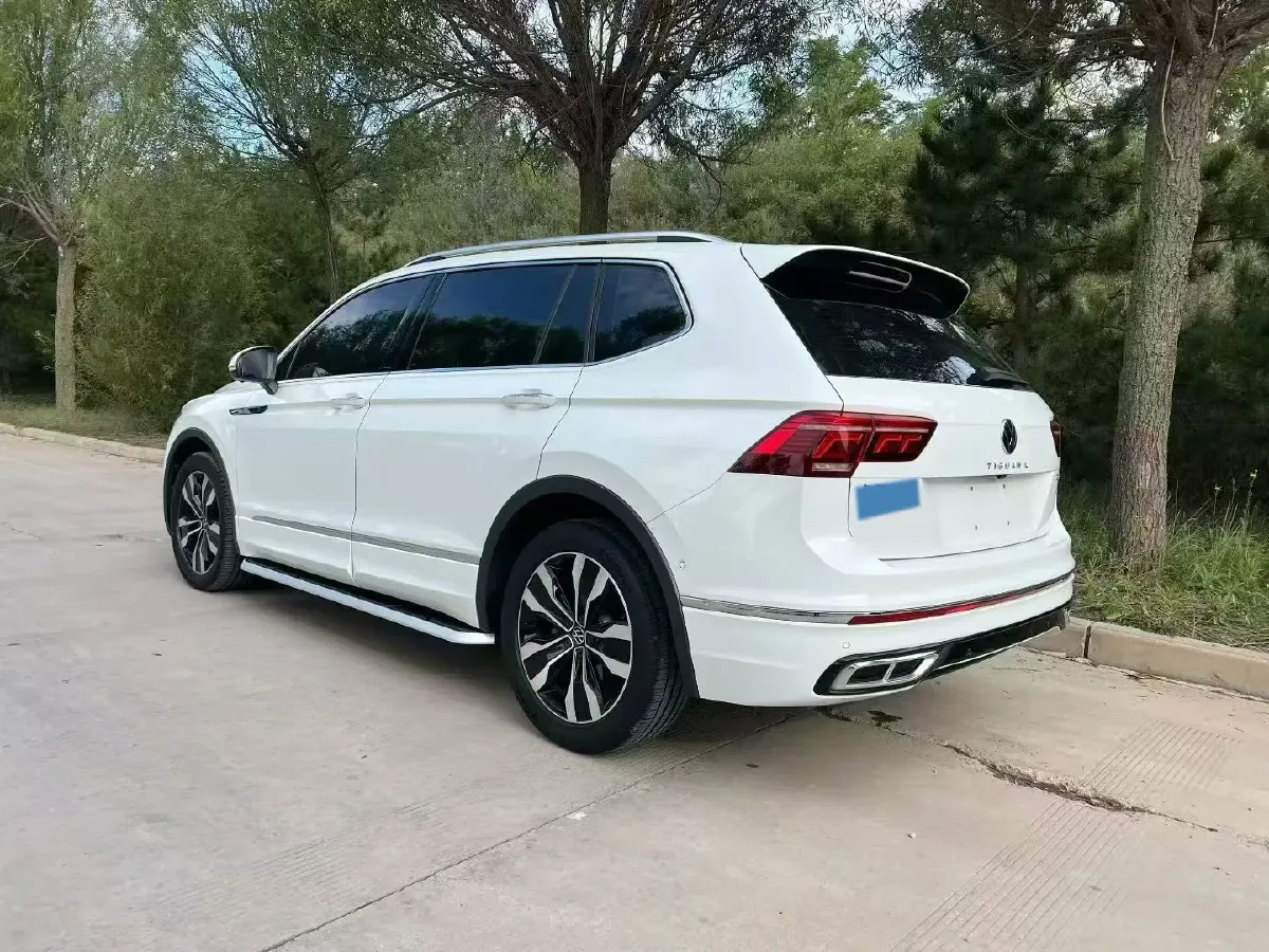 2024 Volkswagen Tiguan L 2.0T 186HP L4 7DCT,autocango,china used car exporter,china ev exporter,chinese used car exporter,chinese used ev exporter