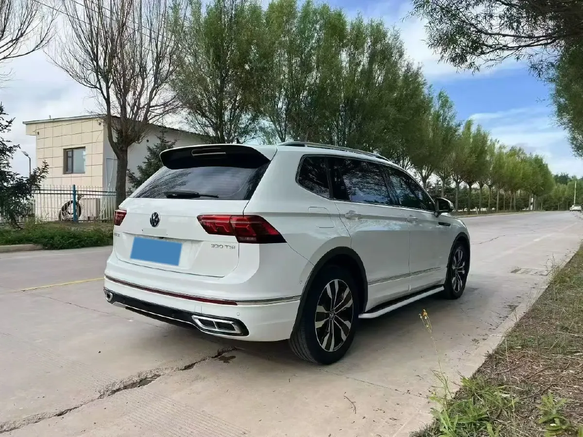 2024 Volkswagen Tiguan L 2.0T 186HP L4 7DCT,autocango,china used car exporter,china ev exporter,chinese used car exporter,chinese used ev exporter