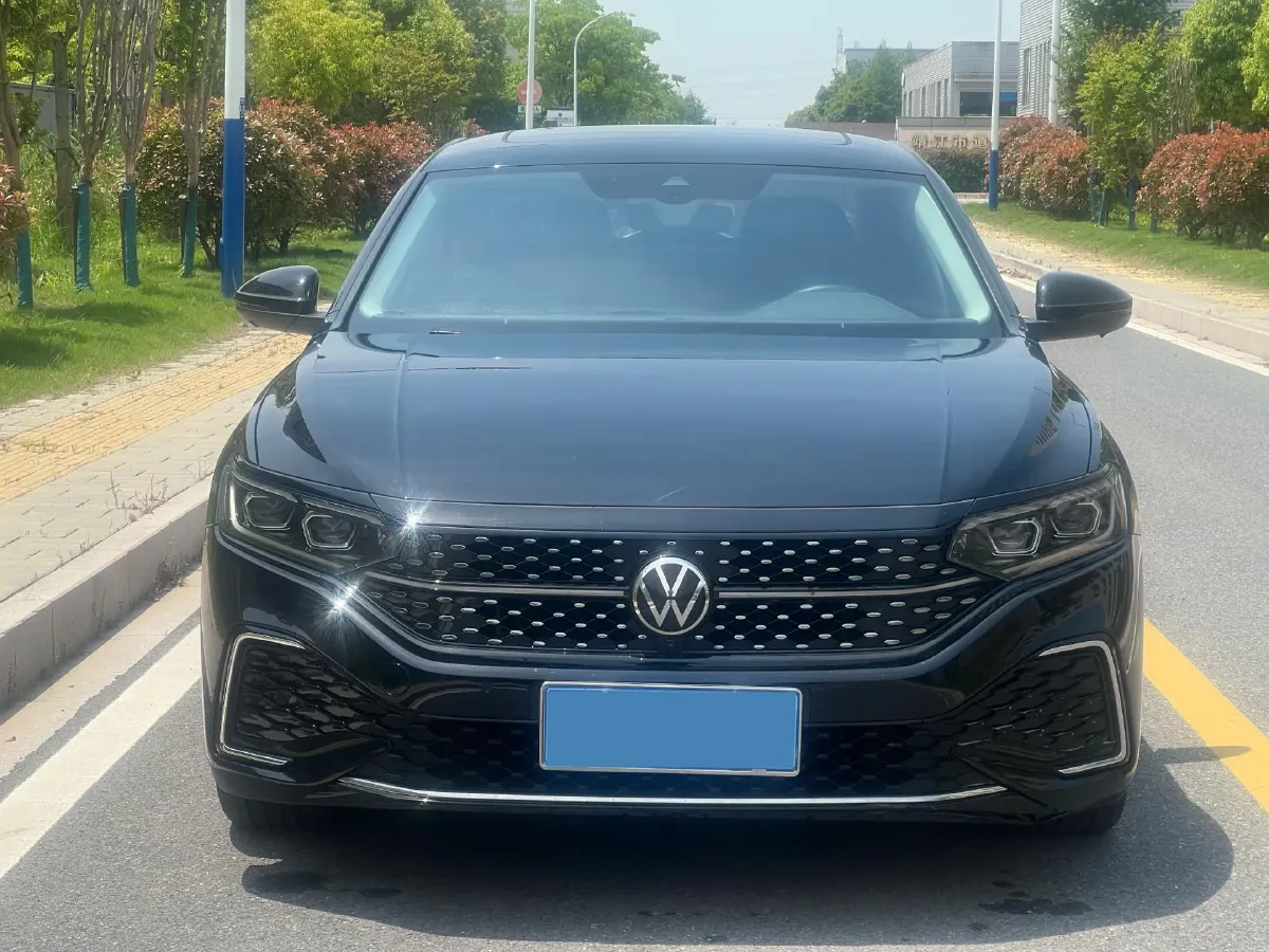 2023 Volkswagen Passat 2.0T 186HP L4 7DCT,autocango,china used car exporter,china ev exporter,chinese used car exporter,chinese used ev exporter