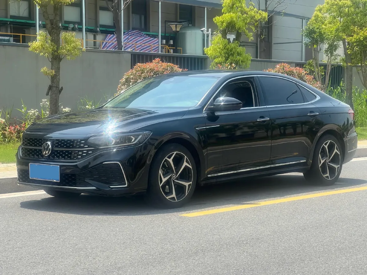 2023 Volkswagen Passat 2.0T 186HP L4 7DCT,autocango,china used car exporter,china ev exporter,chinese used car exporter,chinese used ev exporter