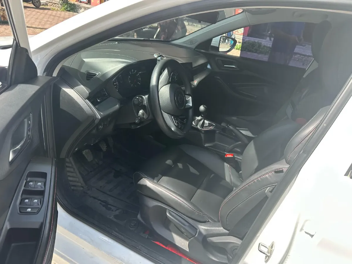 2021 MG 5 1.5L 120HP L4 5MT,autocango,china used car exporter,china ev exporter,chinese used car exporter,chinese used ev exporter