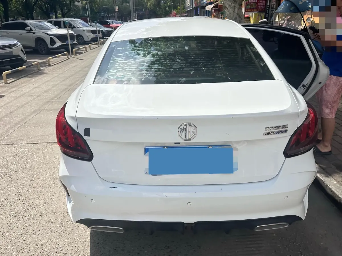 2021 MG 5 1.5L 120HP L4 5MT,autocango,china used car exporter,china ev exporter,chinese used car exporter,chinese used ev exporter