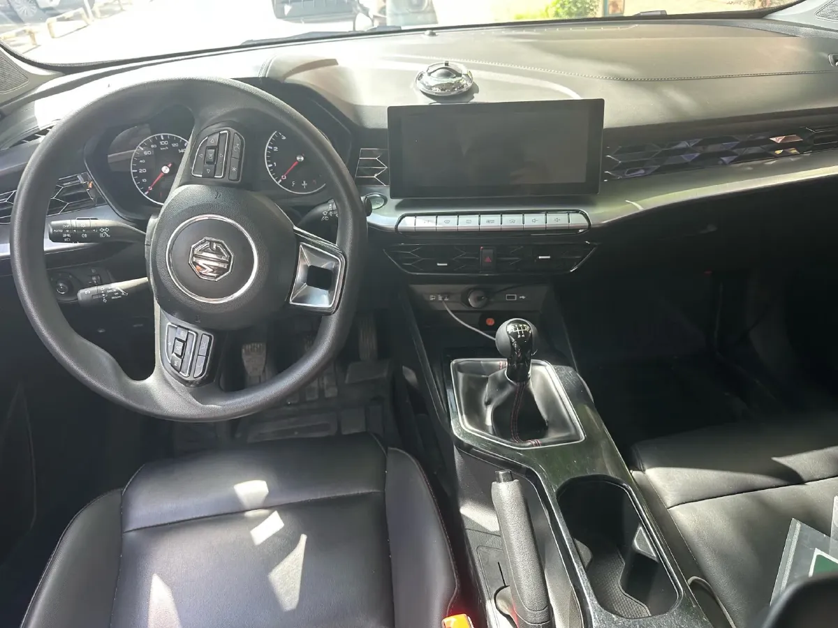 2021 MG 5 1.5L 120HP L4 5MT,autocango,china used car exporter,china ev exporter,chinese used car exporter,chinese used ev exporter