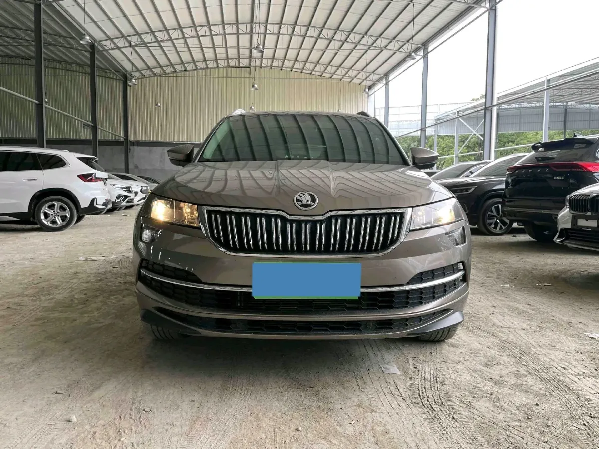 2022 Skoda Karoq 1.4T 150HP L4 7DCT,autocango,china used car exporter,china ev exporter,chinese used car exporter,chinese used ev exporter