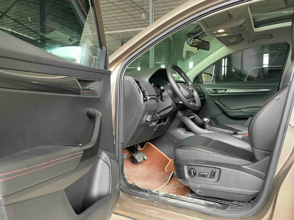 2022 Skoda Karoq 1.4T 150HP L4 7DCT,autocango,china used car exporter,china ev exporter,chinese used car exporter,chinese used ev exporter