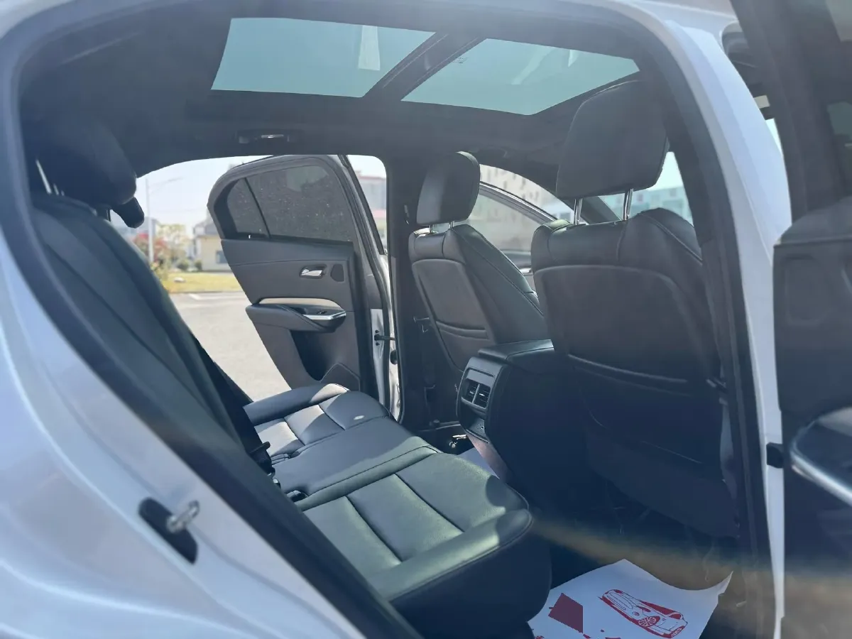 2021 Cadillac XT4 2.0T 237HP L4 9AT,autocango,china used car exporter,china ev exporter,chinese used car exporter,chinese used ev exporter