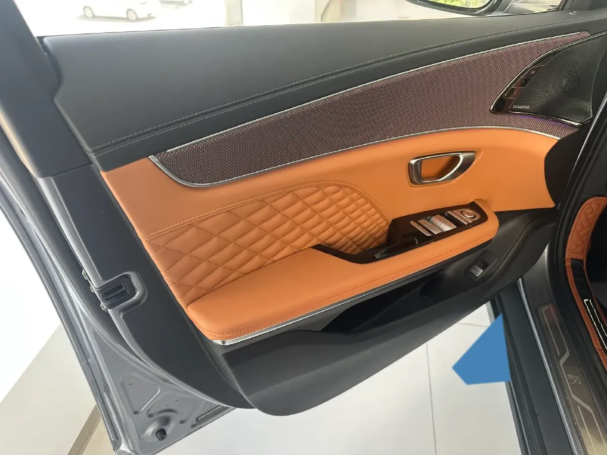 2022 Volkswagen Tiguan L 2.0T 186HP L4 7DCT,autocango,china used car exporter,china ev exporter,chinese used car exporter,chinese used ev exporter