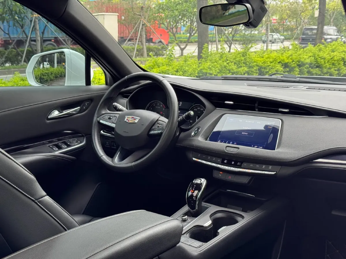 2021 Cadillac XT4 2.0T 237HP L4 9AT,autocango,china used car exporter,china ev exporter,chinese used car exporter,chinese used ev exporter