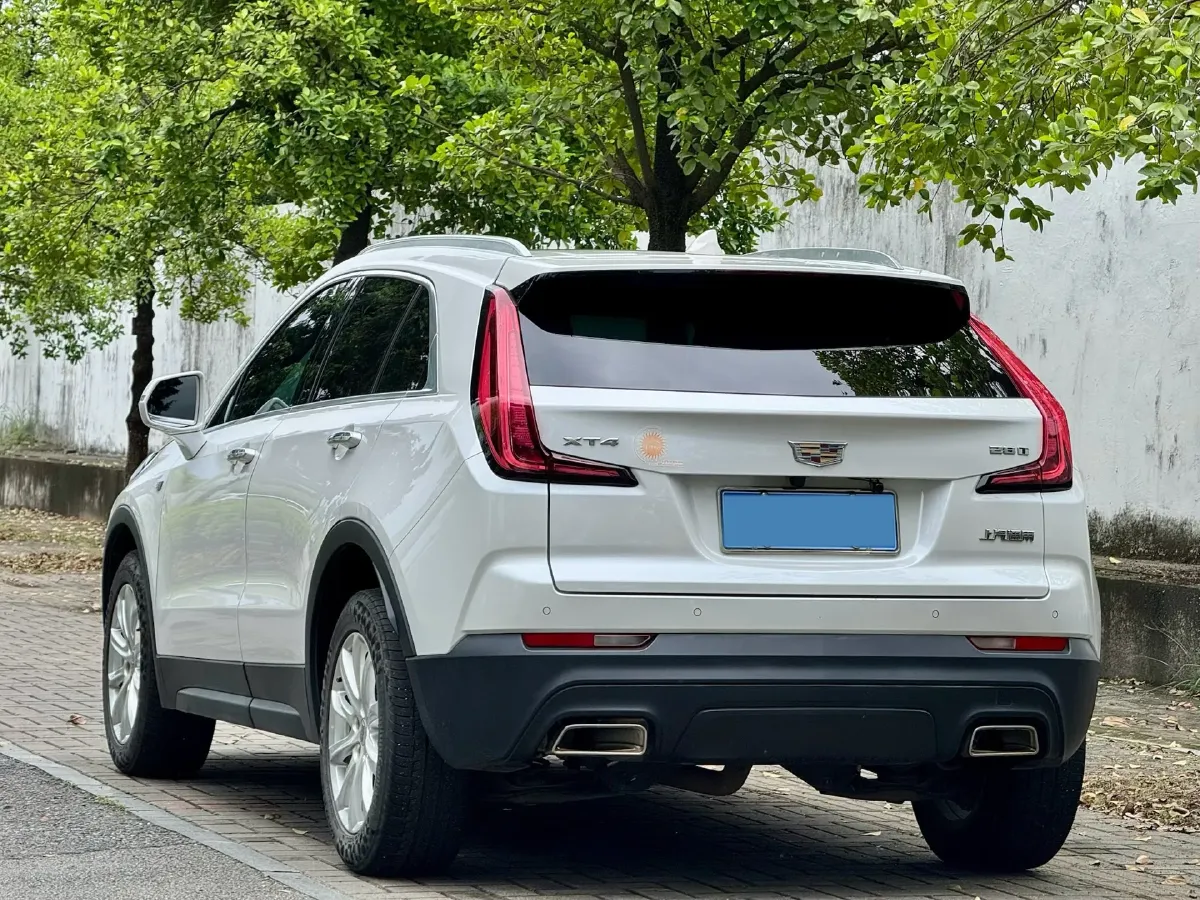 2021 Cadillac XT4 2.0T 237HP L4 9AT,autocango,china used car exporter,china ev exporter,chinese used car exporter,chinese used ev exporter