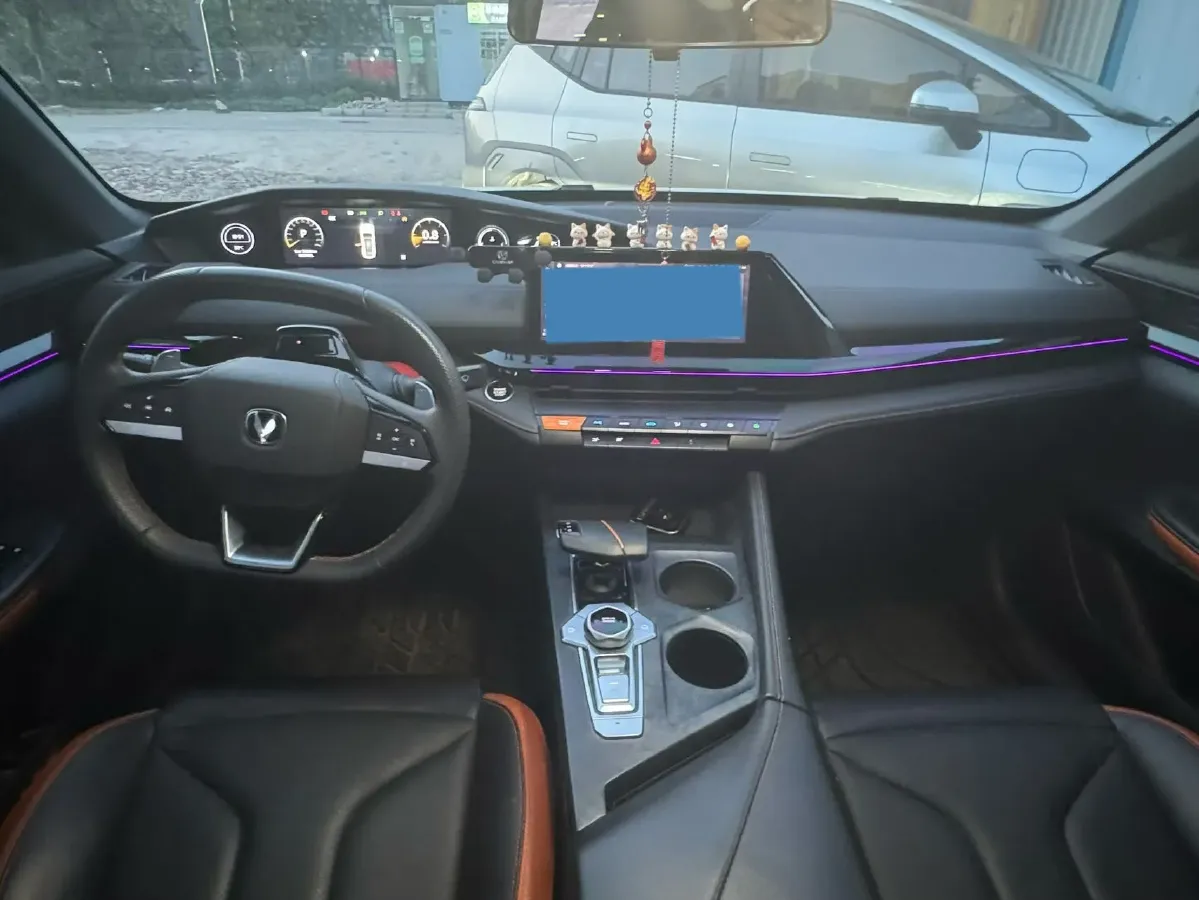 2023 ChangAn UNI-V 1.5T 188HP L4 7DCT,autocango,china used car exporter,china ev exporter,chinese used car exporter,chinese used ev exporter