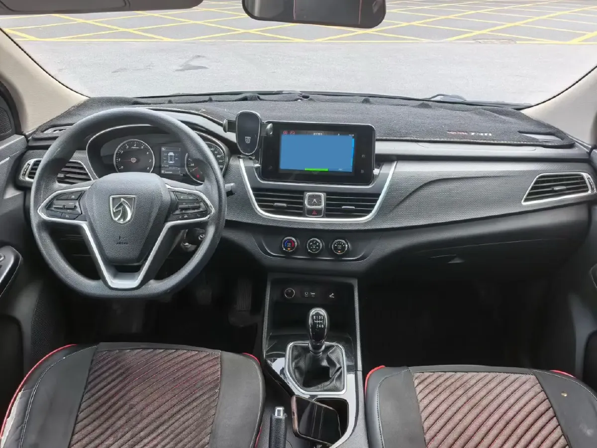 2019 BaoJun 730 1.5T 150HP L4 6MT,autocango,china used car exporter,china ev exporter,chinese used car exporter,chinese used ev exporter