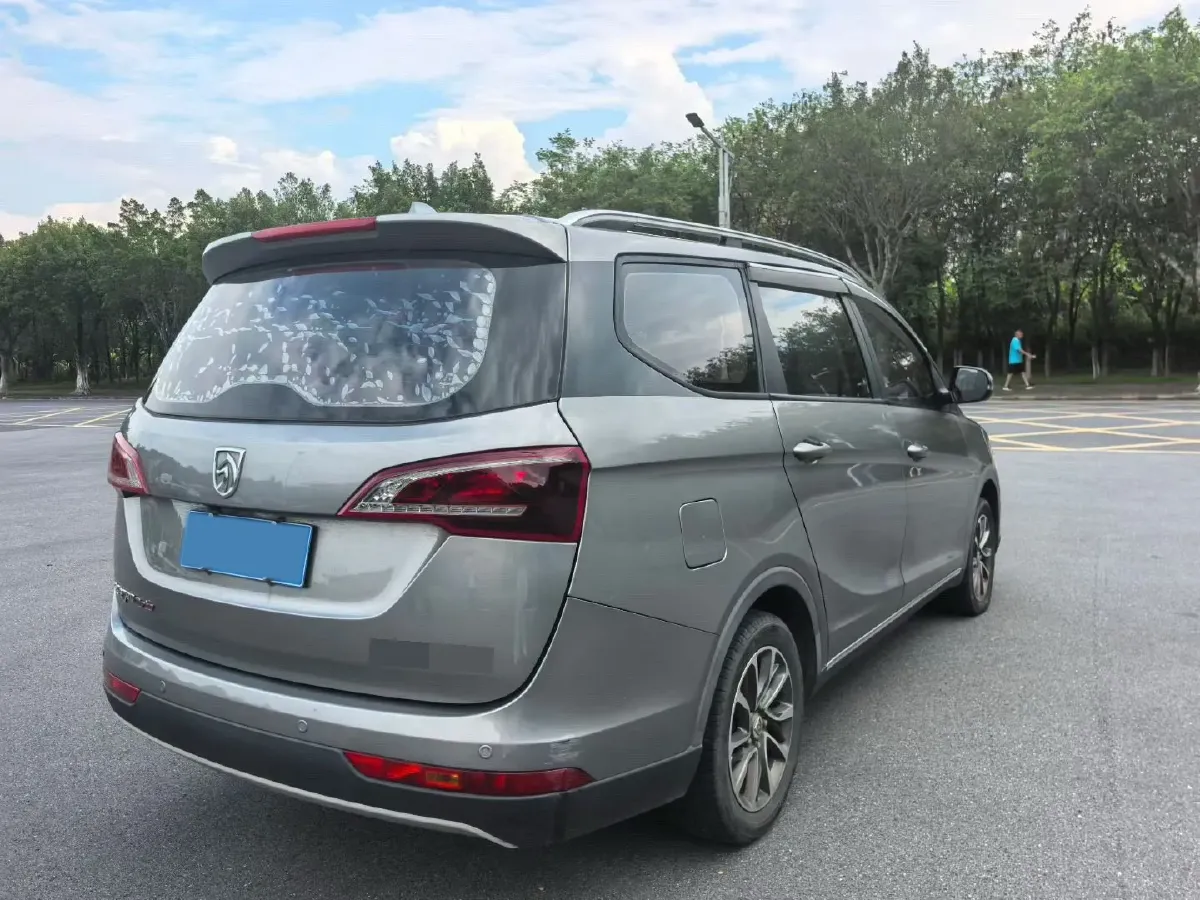 2019 BaoJun 730 1.5T 150HP L4 6MT,autocango,china used car exporter,china ev exporter,chinese used car exporter,chinese used ev exporter