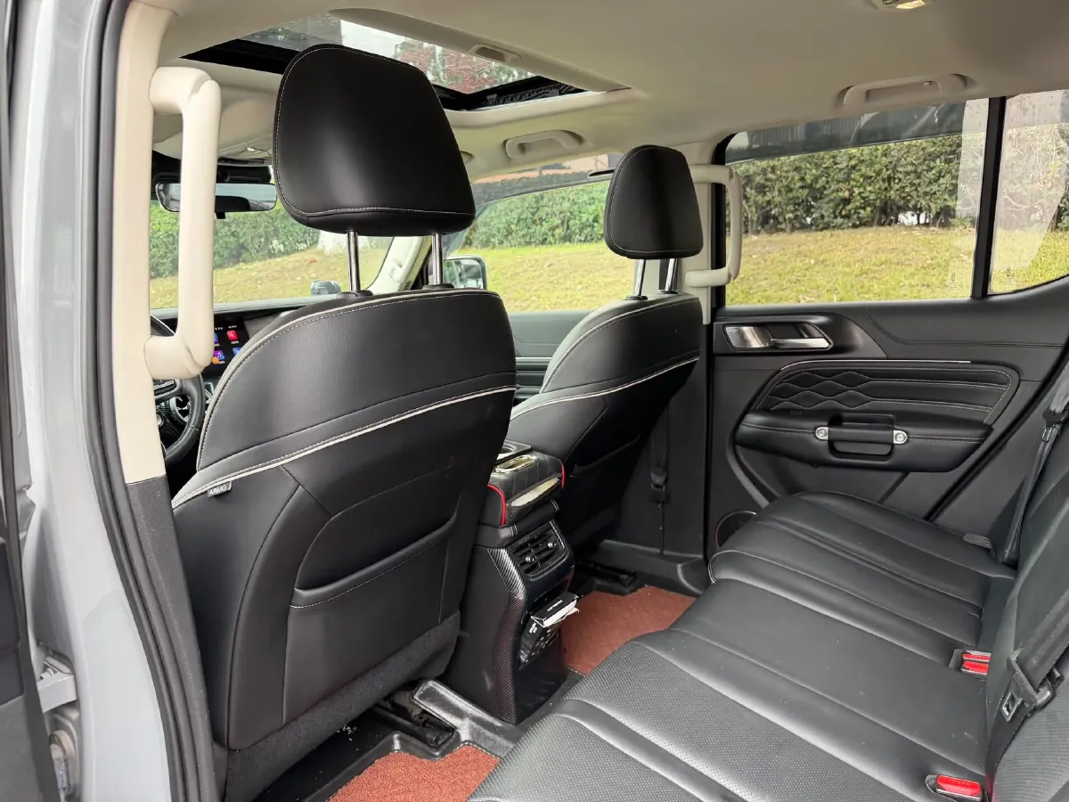 2021 Tank 300 2.0T 227HP L4 8AT,autocango,china used car exporter,china ev exporter,chinese used car exporter,chinese used ev exporter