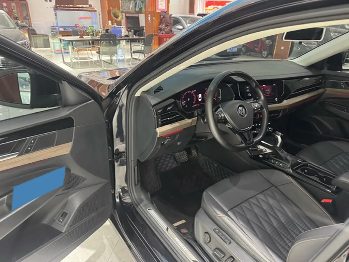 2019 Volvo V40 1.5T 152HP L4 6AT,autocango,china used car exporter,china ev exporter,chinese used car exporter,chinese used ev exporter