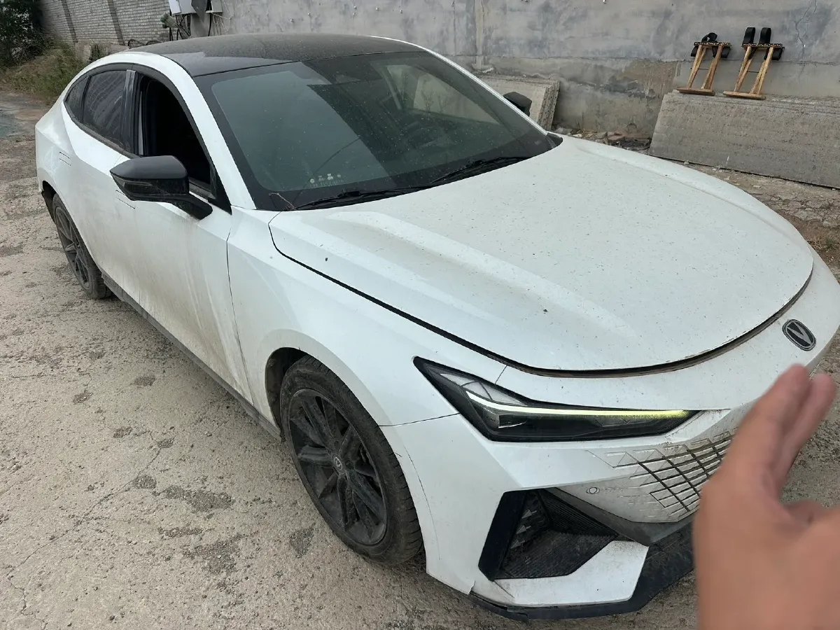 2023 ChangAn UNI-V 1.5T 188HP L4 7DCT,autocango,china used car exporter,china ev exporter,chinese used car exporter,chinese used ev exporter