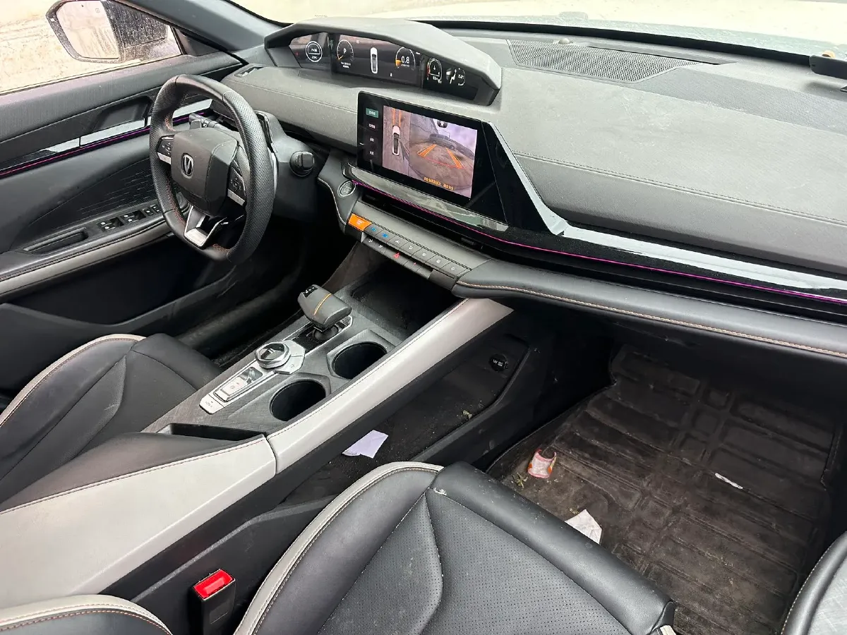 2023 ChangAn UNI-V 1.5T 188HP L4 7DCT,autocango,china used car exporter,china ev exporter,chinese used car exporter,chinese used ev exporter