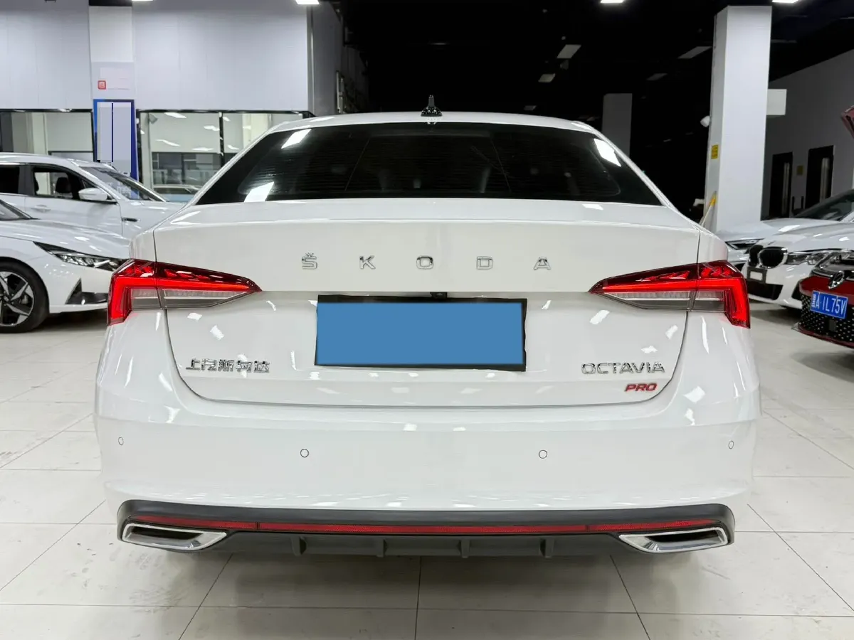 2022 Skoda Octavia 1.4T 150HP L4 7DCT,autocango,china used car exporter,china ev exporter,chinese used car exporter,chinese used ev exporter