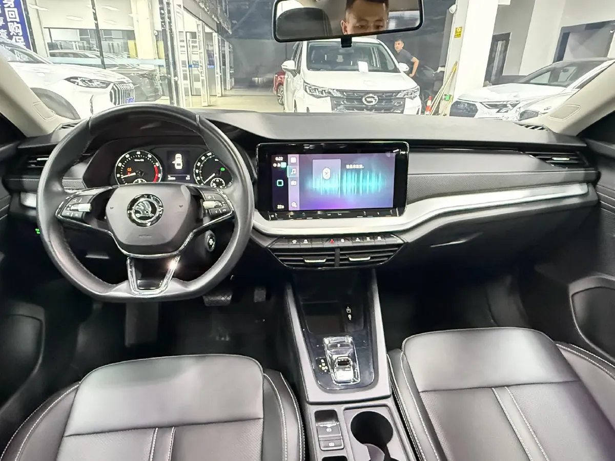2022 Skoda Octavia 1.4T 150HP L4 7DCT,autocango,china used car exporter,china ev exporter,chinese used car exporter,chinese used ev exporter