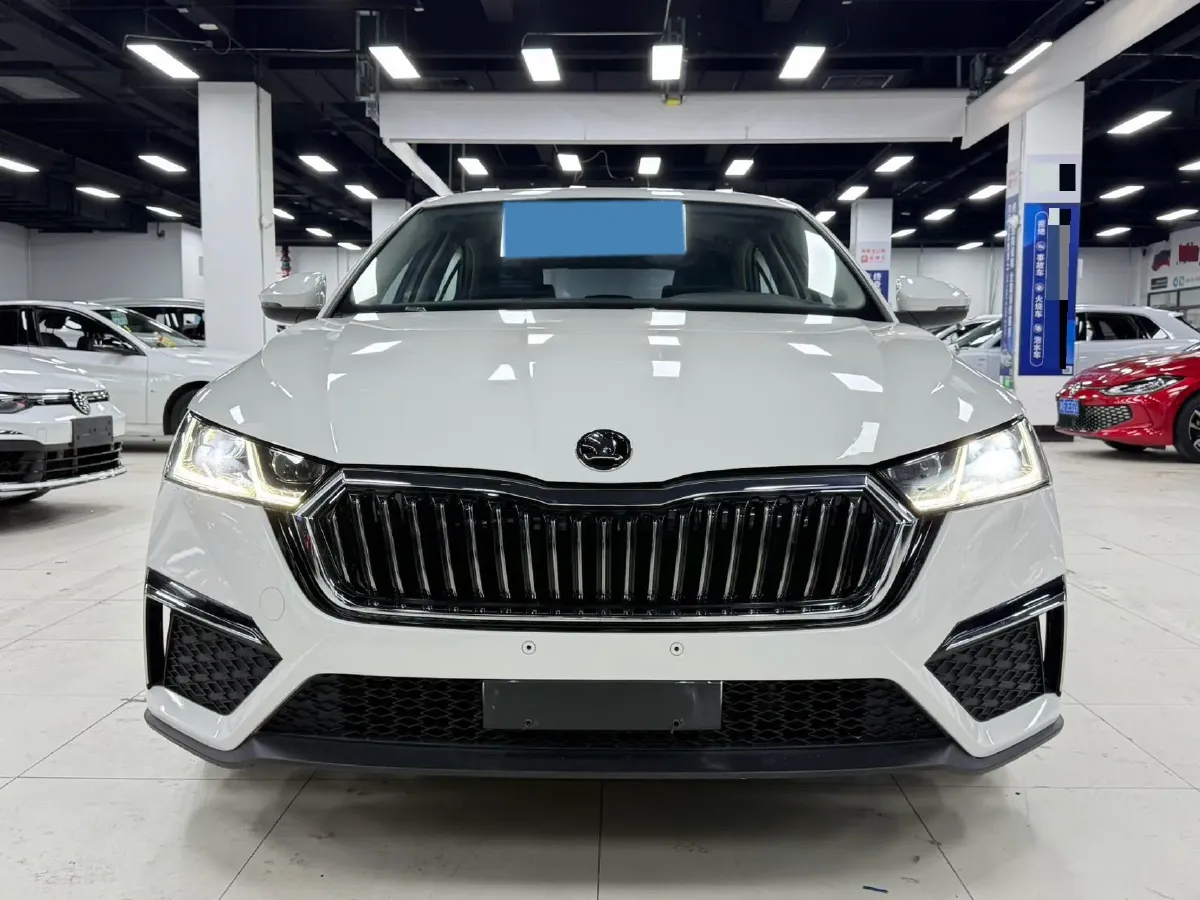 2022 Skoda Octavia 1.4T 150HP L4 7DCT,autocango,china used car exporter,china ev exporter,chinese used car exporter,chinese used ev exporter