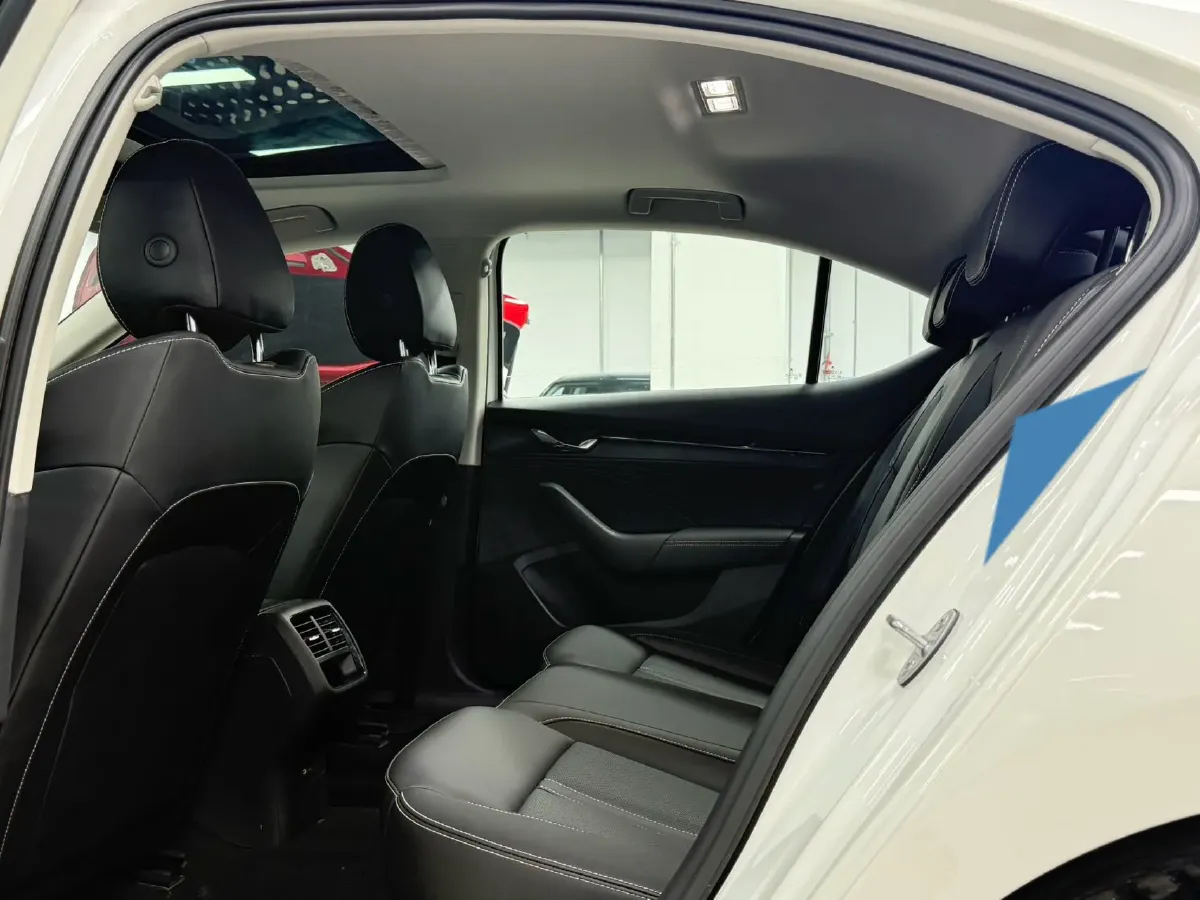2022 Skoda Octavia 1.4T 150HP L4 7DCT,autocango,china used car exporter,china ev exporter,chinese used car exporter,chinese used ev exporter