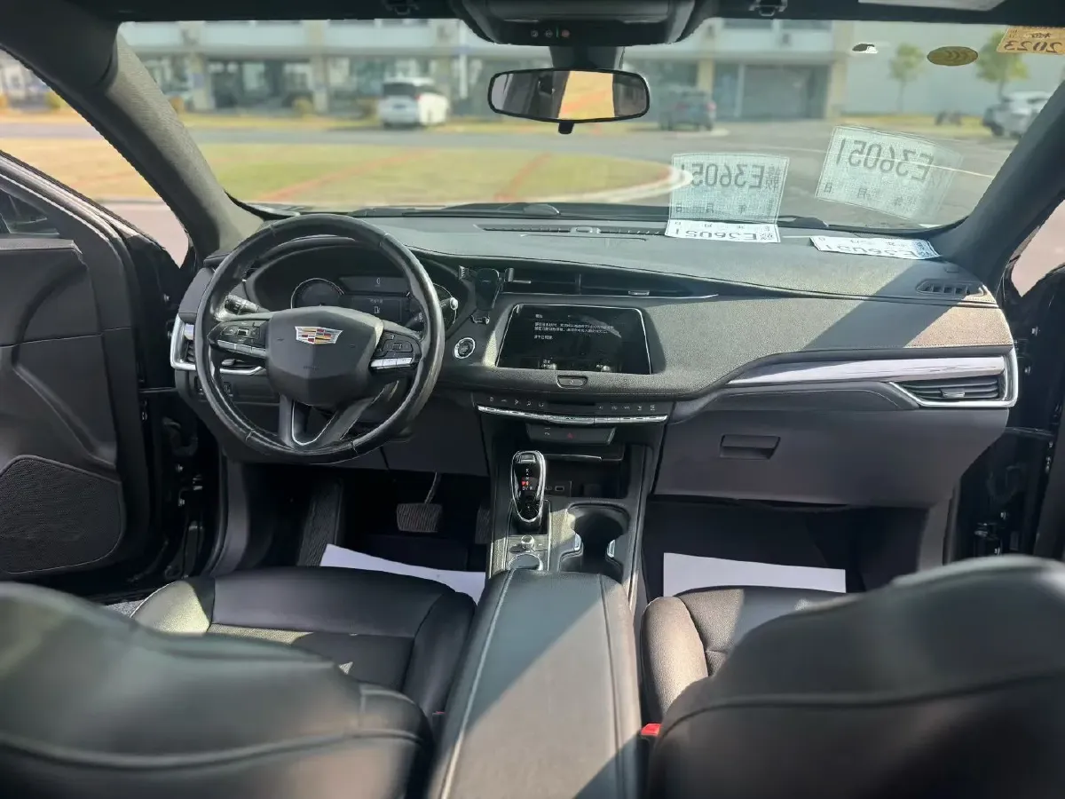 2021 Cadillac XT4 2.0T 237HP L4 9AT,autocango,china used car exporter,china ev exporter,chinese used car exporter,chinese used ev exporter