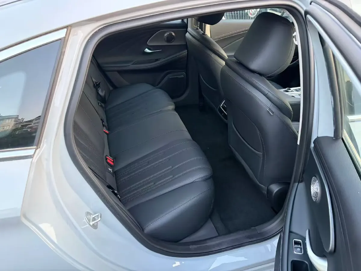 2025 Fulwin FulwinA8 1.5L 102HP L4 1DHT PHEV,autocango,china used car exporter,china ev exporter,chinese used car exporter,chinese used ev exporter