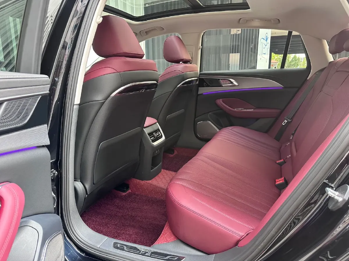 2023 HongQi H5 2.0T 224HP L4 8AT,autocango,china used car exporter,china ev exporter,chinese used car exporter,chinese used ev exporter