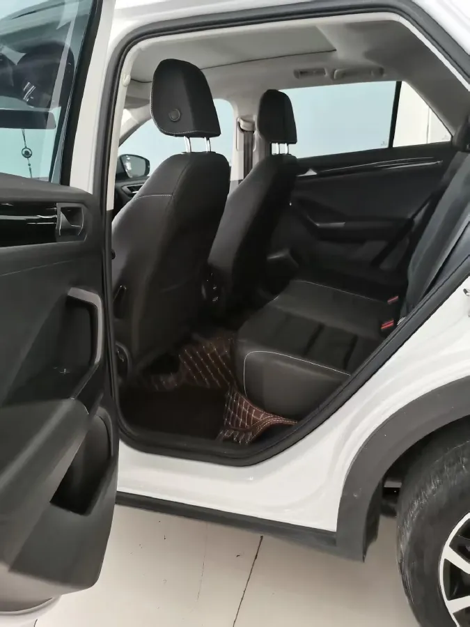 2021 Volkswagen T-Roc 1.4T 150HP L4 7DCT,autocango,china used car exporter,china ev exporter,chinese used car exporter,chinese used ev exporter