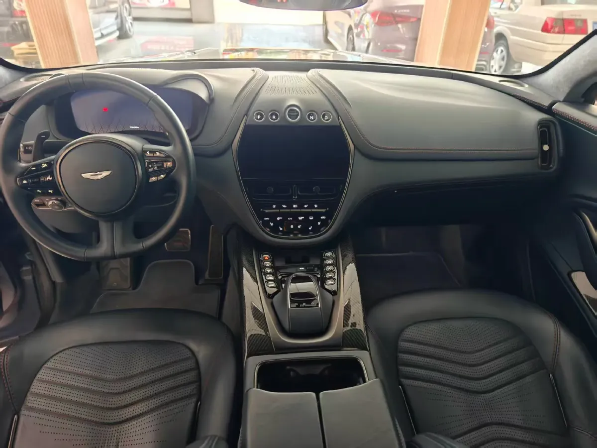 2021 Aston Martin DBX 4.0T 550HP V8 9AT,autocango,china used car exporter,china ev exporter,chinese used car exporter,chinese used ev exporter