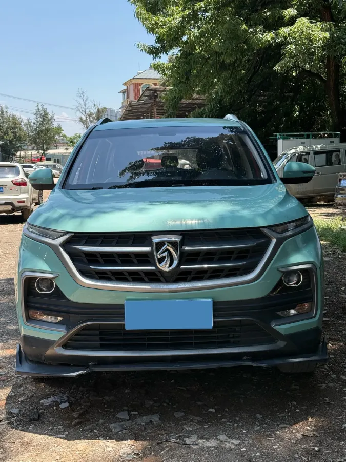 2018 BaoJun 530 1.5T 150HP L4 6MT,autocango,china used car exporter,china ev exporter,chinese used car exporter,chinese used ev exporter