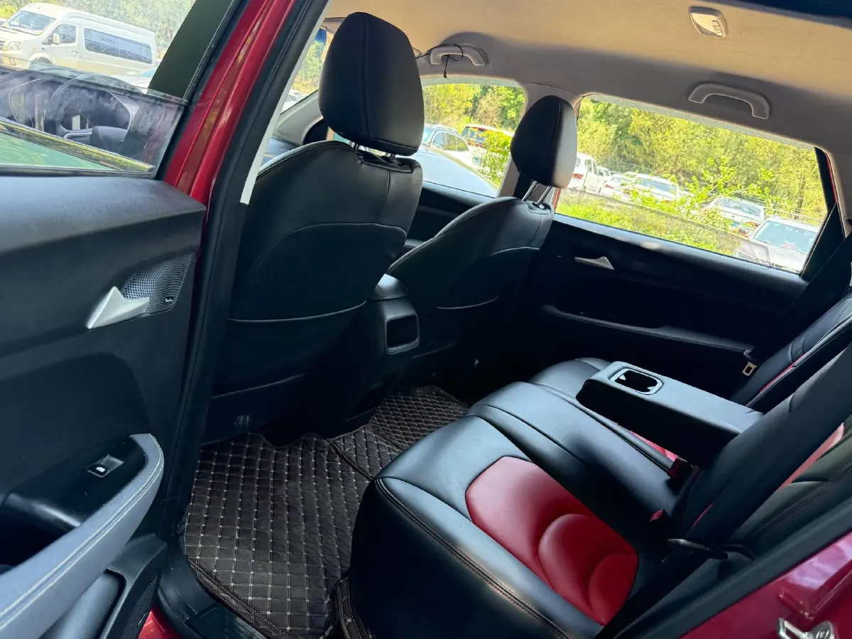 2018 BaoJun 530 1.5T 150HP L4 6MT,autocango,china used car exporter,china ev exporter,chinese used car exporter,chinese used ev exporter