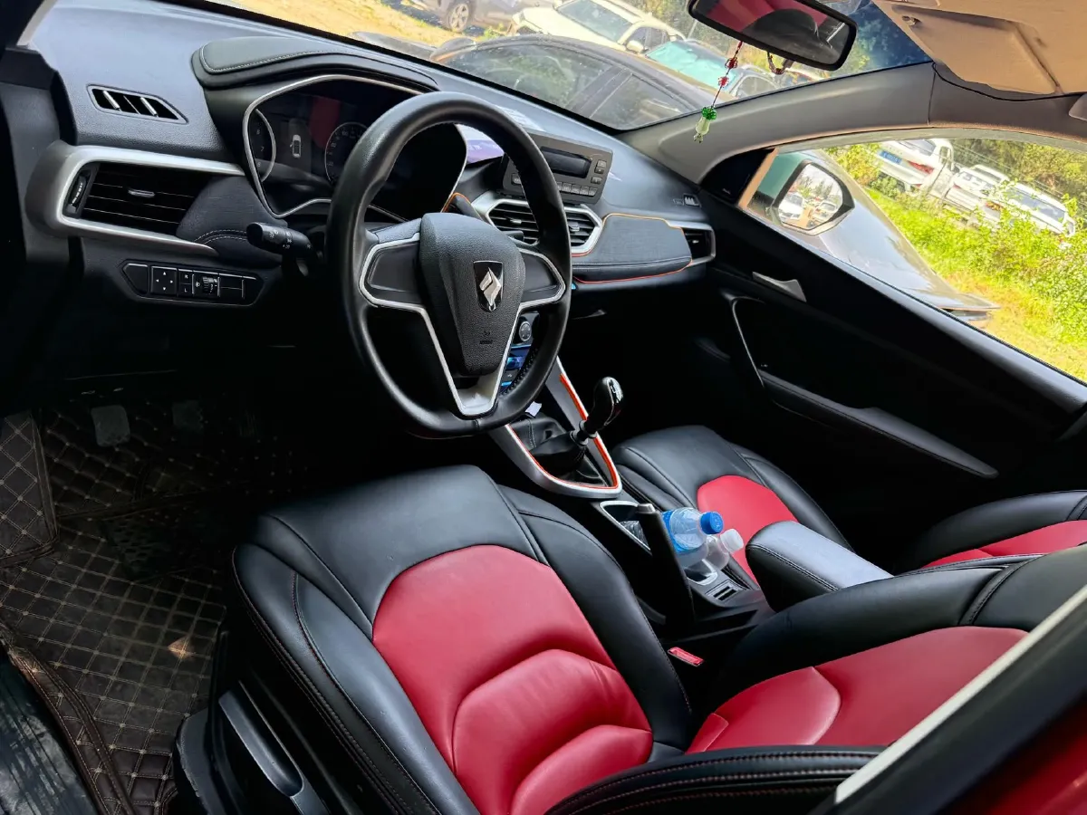 2018 BaoJun 530 1.5T 150HP L4 6MT,autocango,china used car exporter,china ev exporter,chinese used car exporter,chinese used ev exporter