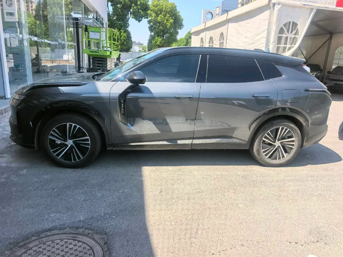 2025 LYNK&CO 08 EM-P 1.5T 163HP L4 3DHT PHEV 21.2KWH,autocango,china used car exporter,china ev exporter,chinese used car exporter,chinese used ev exporter