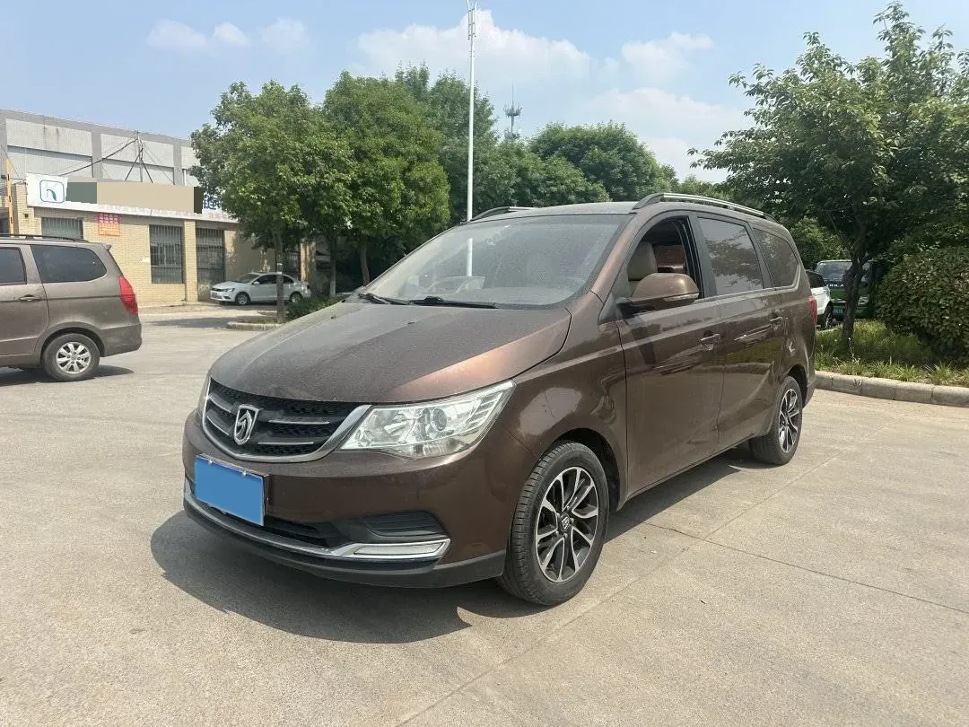 2019 BaoJun 730 1.5L 105HP L4 6MT,autocango,china used car exporter,china ev exporter,chinese used car exporter,chinese used ev exporter