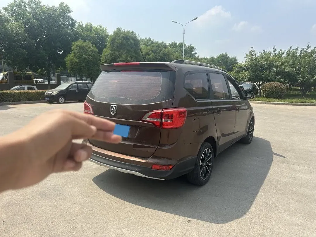 2019 BaoJun 730 1.5L 105HP L4 6MT,autocango,china used car exporter,china ev exporter,chinese used car exporter,chinese used ev exporter