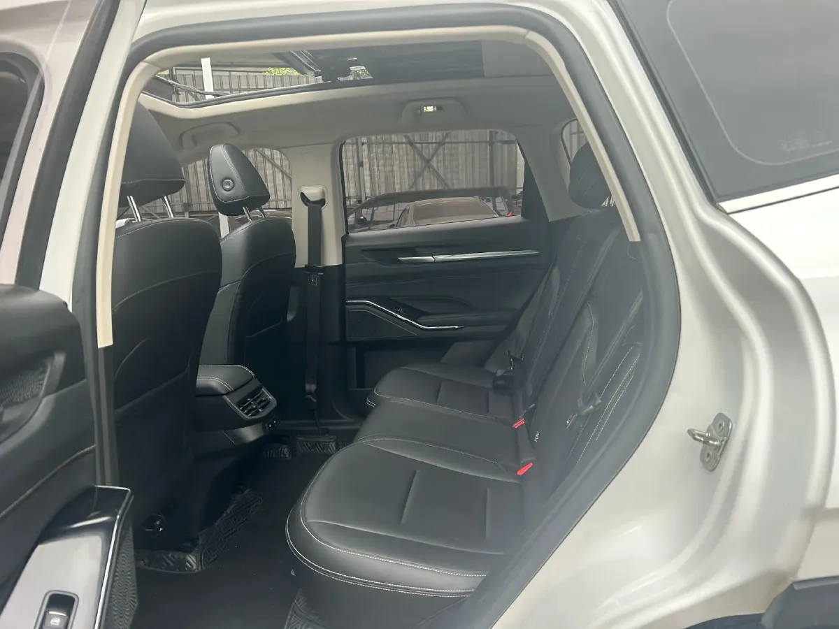 2021 Haval H6 2.0T 211HP L4 7DCT,autocango,china used car exporter,china ev exporter,chinese used car exporter,chinese used ev exporter