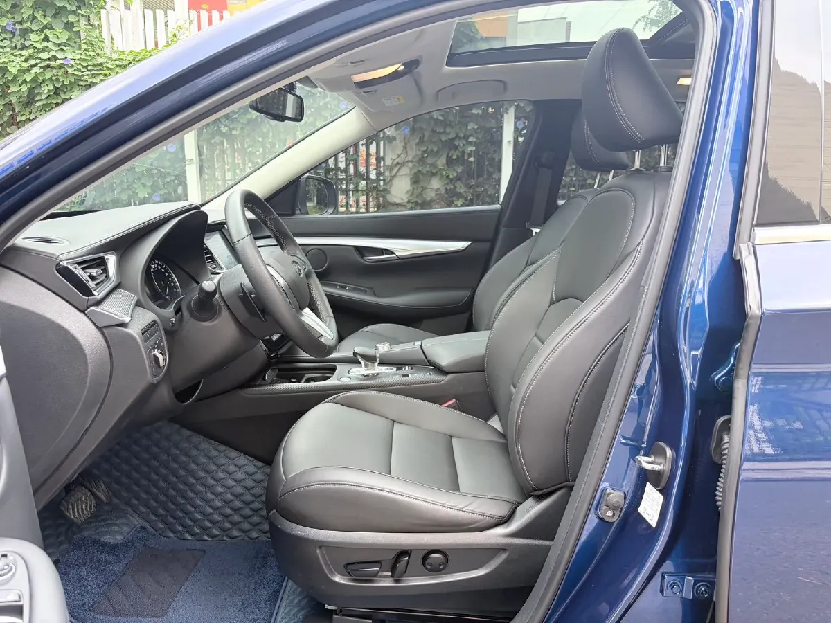 2022 Infiniti QX50 2.0T 245HP L4 CVT,autocango,china used car exporter,china ev exporter,chinese used car exporter,chinese used ev exporter