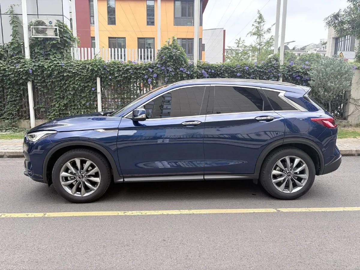 2022 Infiniti QX50 2.0T 245HP L4 CVT,autocango,china used car exporter,china ev exporter,chinese used car exporter,chinese used ev exporter