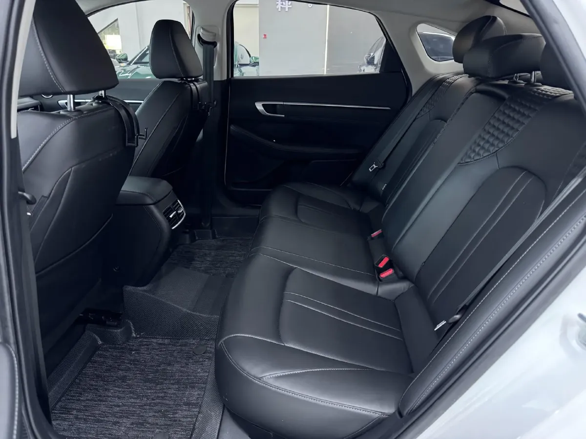 2024 Hyundai Sonata 1.5T 170HP L4 8AT,autocango,china used car exporter,china ev exporter,chinese used car exporter,chinese used ev exporter