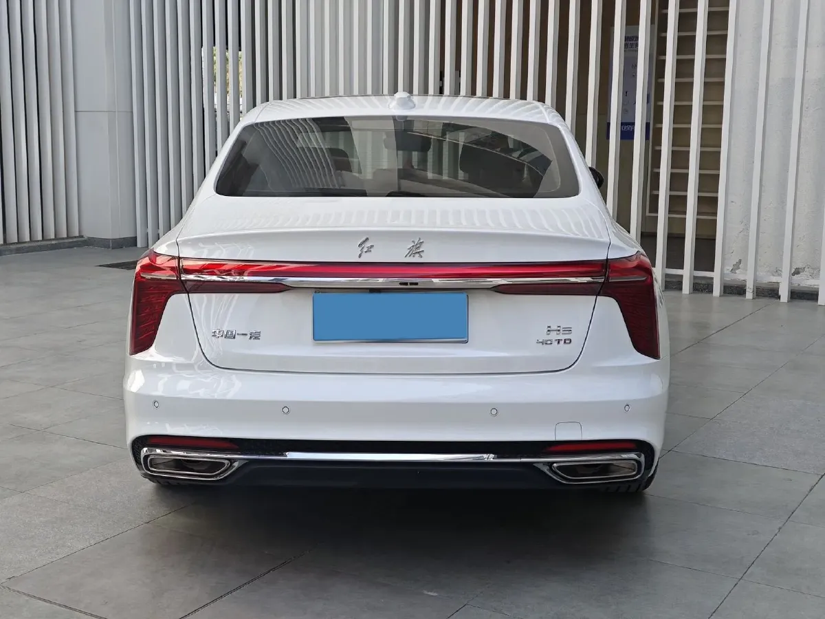 2024 HongQi H5 2.0T 224HP L4 8AT,autocango,china used car exporter,china ev exporter,chinese used car exporter,chinese used ev exporter