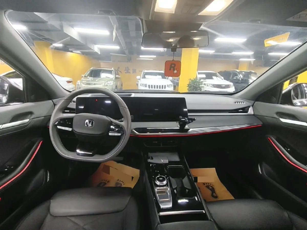 2023 ChangAn Raeton Plus 1.5T 188HP L4 7DCT,autocango,china used car exporter,china ev exporter,chinese used car exporter,chinese used ev exporter