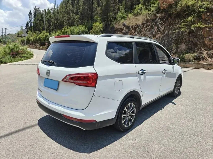 2017 BaoJun 730 1.5T 150HP L4 6MT,autocango,china used car exporter,china ev exporter,chinese used car exporter,chinese used ev exporter