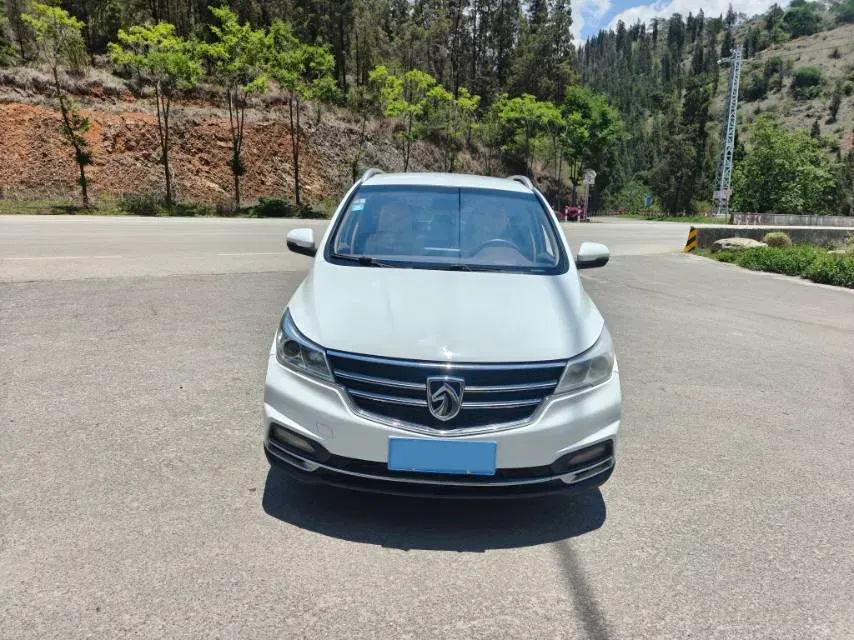 2017 BaoJun 730 1.5T 150HP L4 6MT,autocango,china used car exporter,china ev exporter,chinese used car exporter,chinese used ev exporter