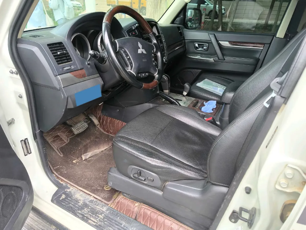 2018 Mitsubishi Pajero 3.0L 174HP V6 5AT,autocango,china used car exporter,china ev exporter,chinese used car exporter,chinese used ev exporter