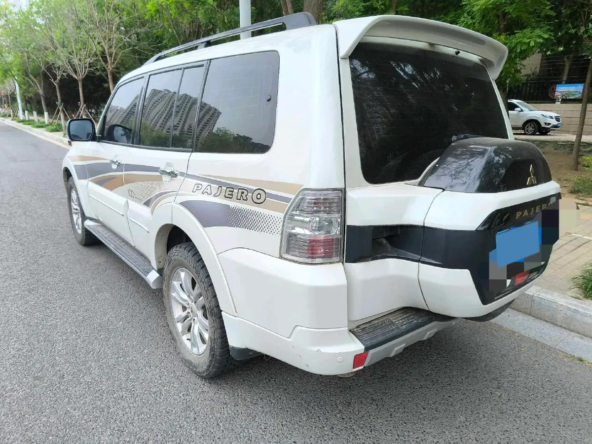 2018 Mitsubishi Pajero 3.0L 174HP V6 5AT,autocango,china used car exporter,china ev exporter,chinese used car exporter,chinese used ev exporter