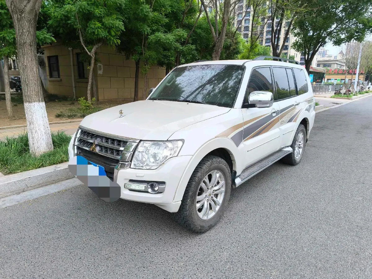 2018 Mitsubishi Pajero 3.0L 174HP V6 5AT,autocango,china used car exporter,china ev exporter,chinese used car exporter,chinese used ev exporter