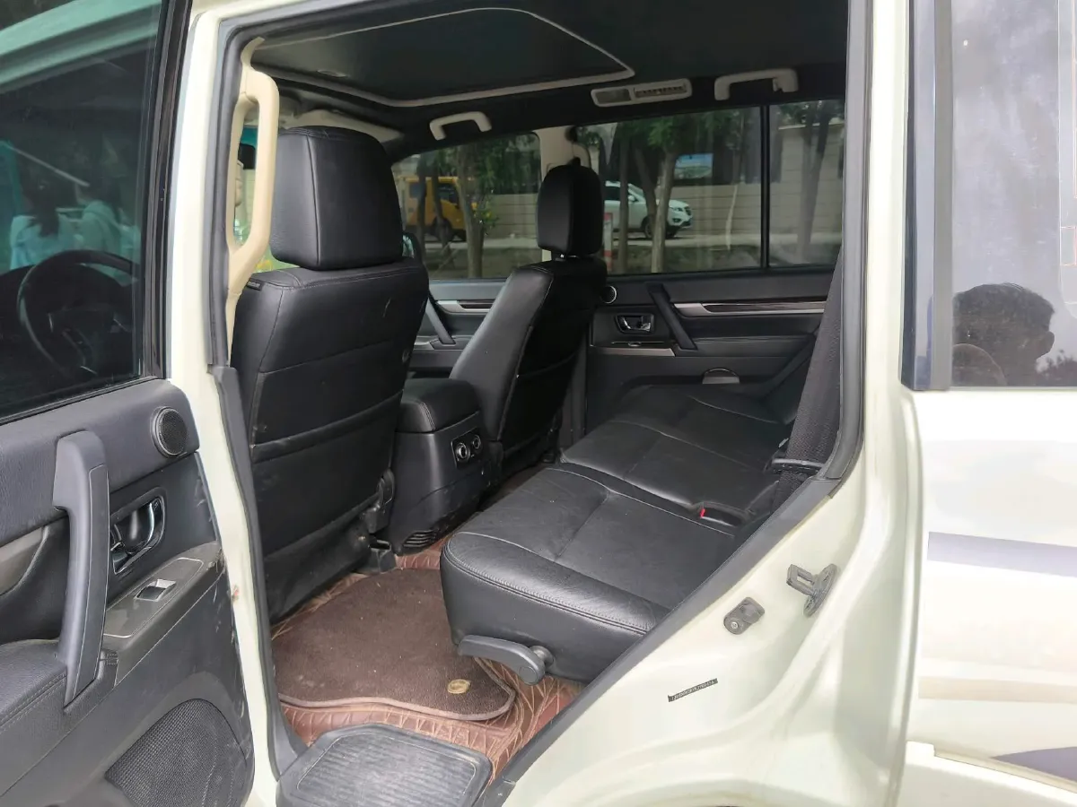 2018 Mitsubishi Pajero 3.0L 174HP V6 5AT,autocango,china used car exporter,china ev exporter,chinese used car exporter,chinese used ev exporter